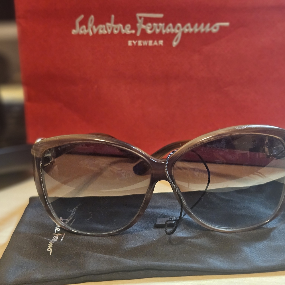 RESERVED FOR J! Salvatore Ferragamo Sunglasses - Picture 3 of 3